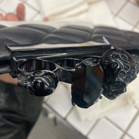 Unused Clutch by Alexander McQueen with dustbag and marks - Picture 4 of 17